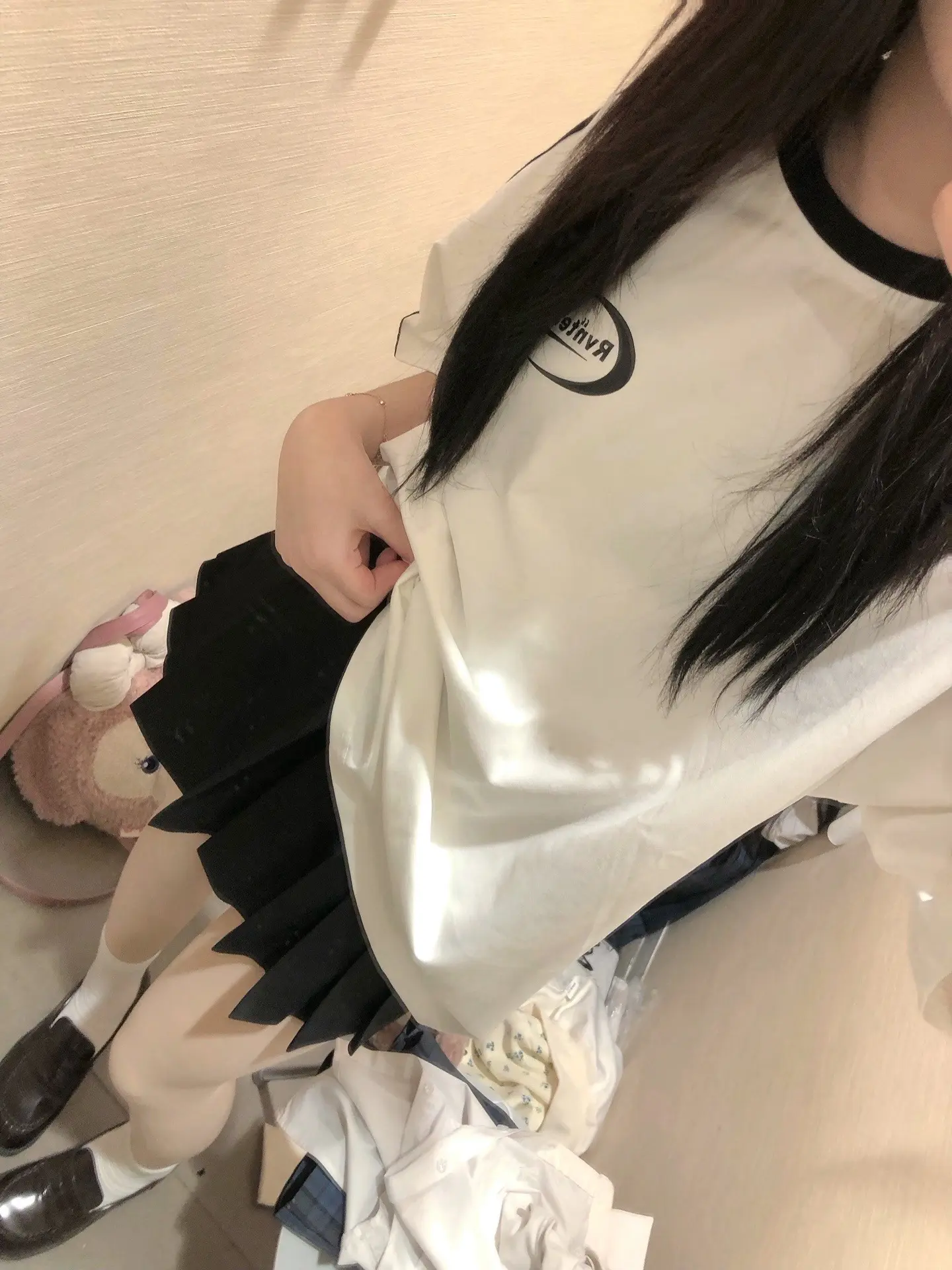 我怪怪的 如果有一天有人能懂我的破碎 我的敏感 我想我可以豁出所有