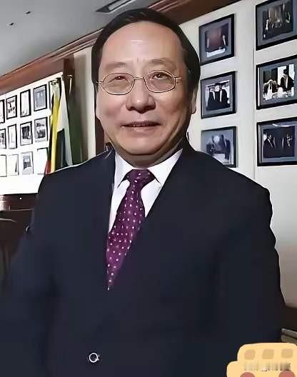 我国三大著名网红：
张将军以一句“歼-10改不是歼-20”，火遍全网。
高教授的