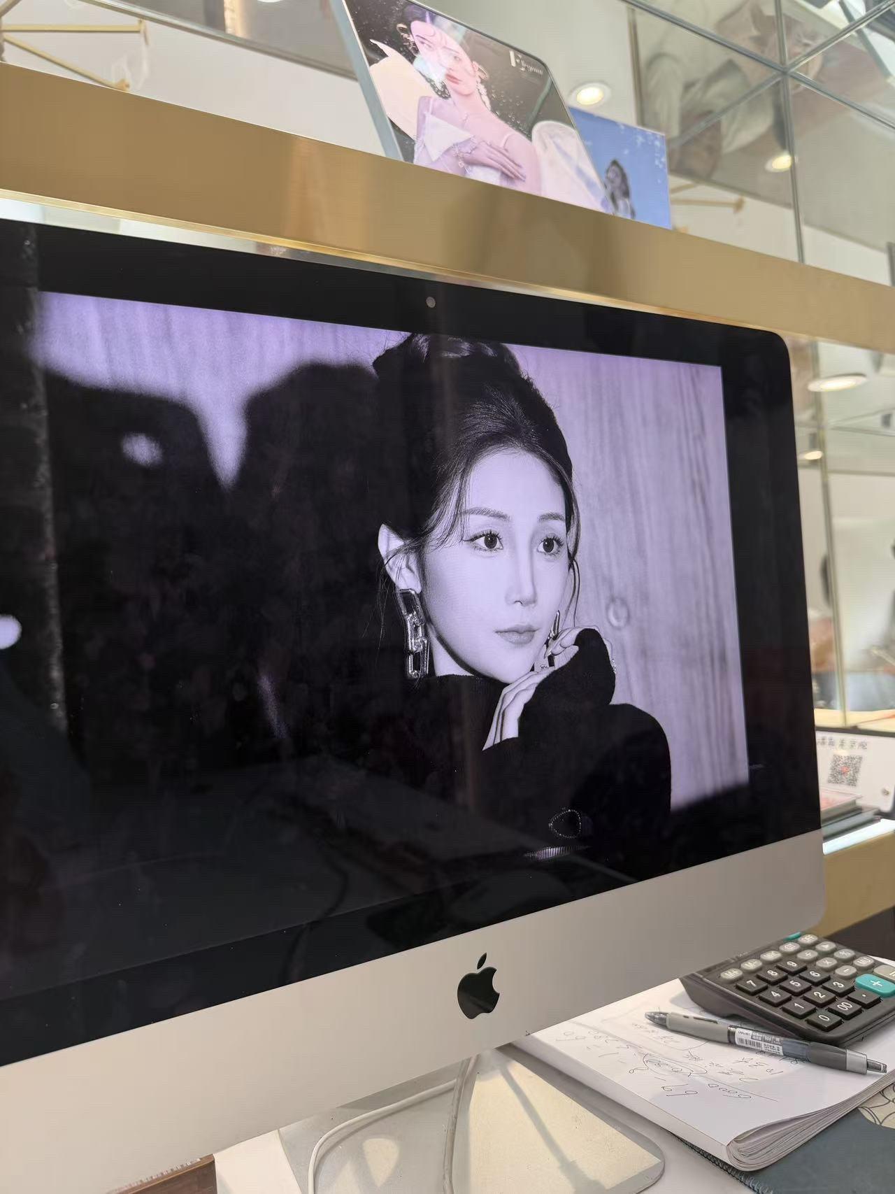 人会因为嘴硬 而失去很多东西 也会因为心软 而受很多委屈