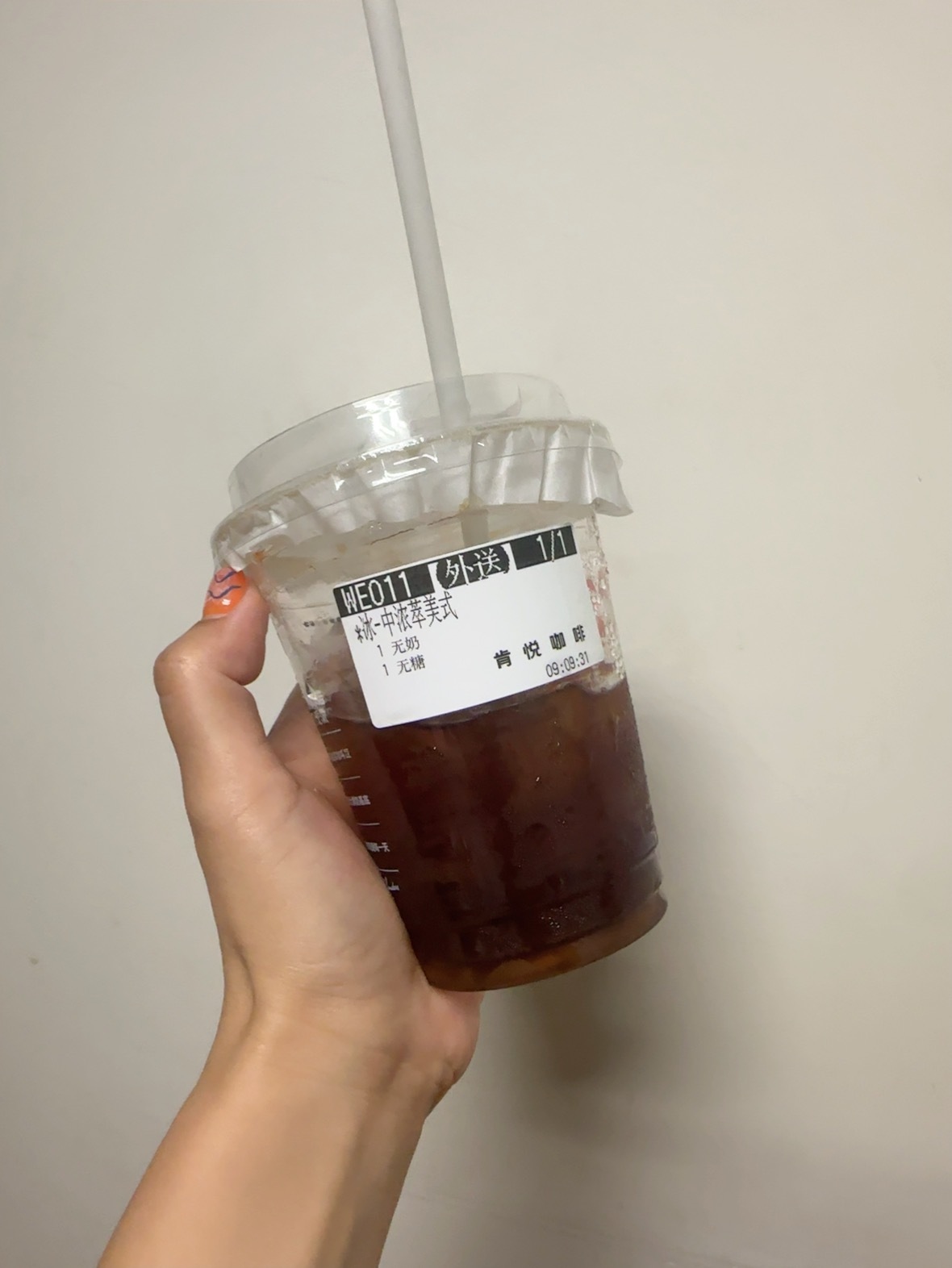 小时候是有钱了才能去吃顿肯德基现在是没钱才吃肯德基吃来吃去吃肯德基和M记的还是我