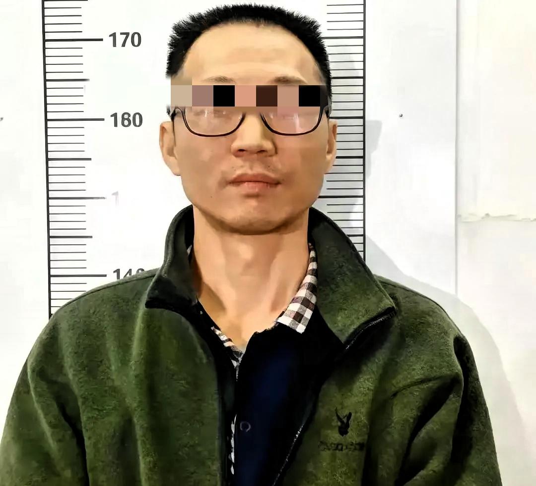 1995年，广东高干子弟陈某劫走1500万现金，还害死了运钞员。他却隐姓埋名21