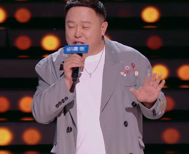 2007年1月，阎鹤祥首次登台演出，这也是他第一次参与商演，彼时他还是一边上班一