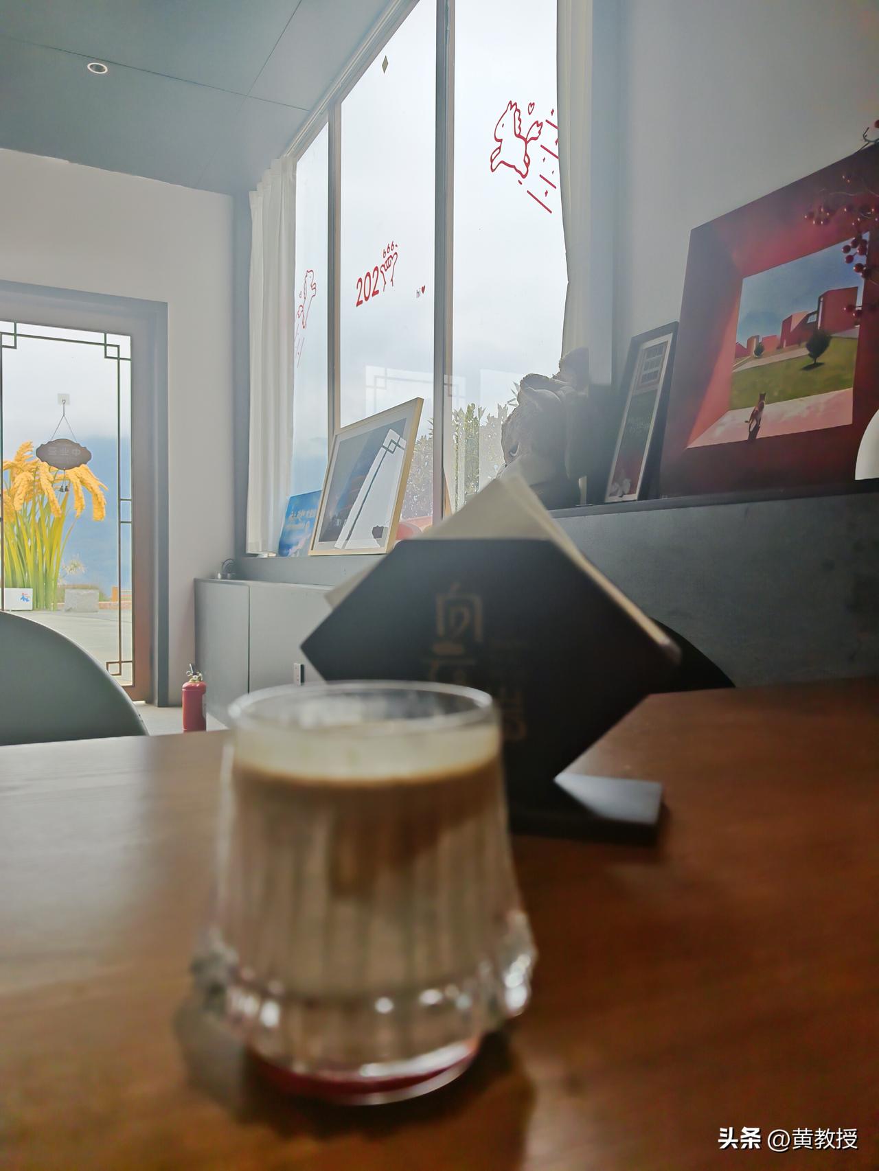 听了不少猝死的新闻
人生不过黄粱一梦
只有自己是真的
功名利禄终归是过眼烟云