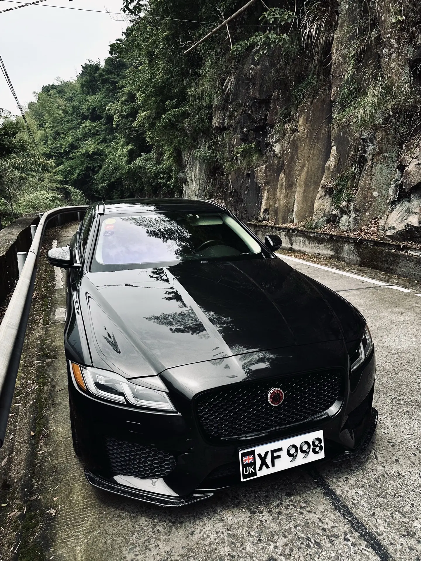 Black Jaguar XF.
