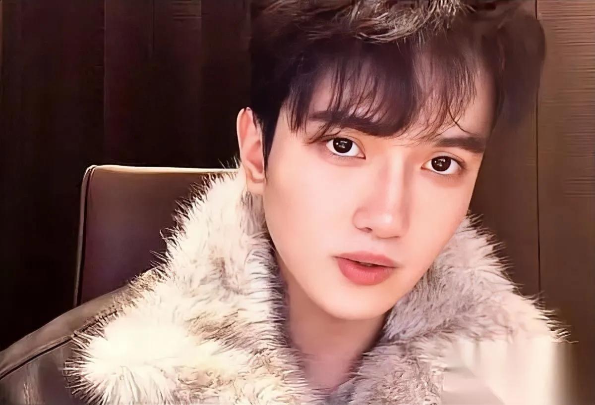 90后网红捐10万给嫣然基金

背后藏着特殊身份

这位叫刘乔航的金融分析师，晒