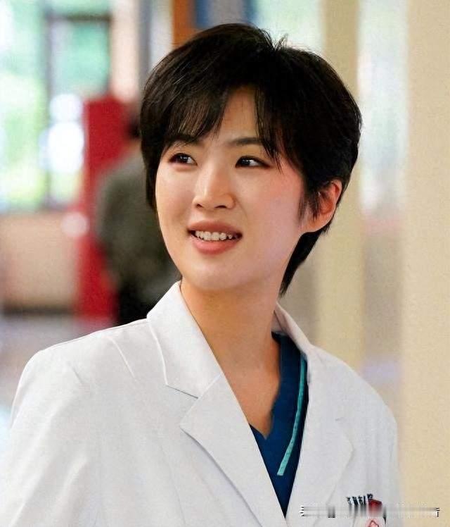 一张假图上热搜，姚安娜重蹈郭麒麟覆辙