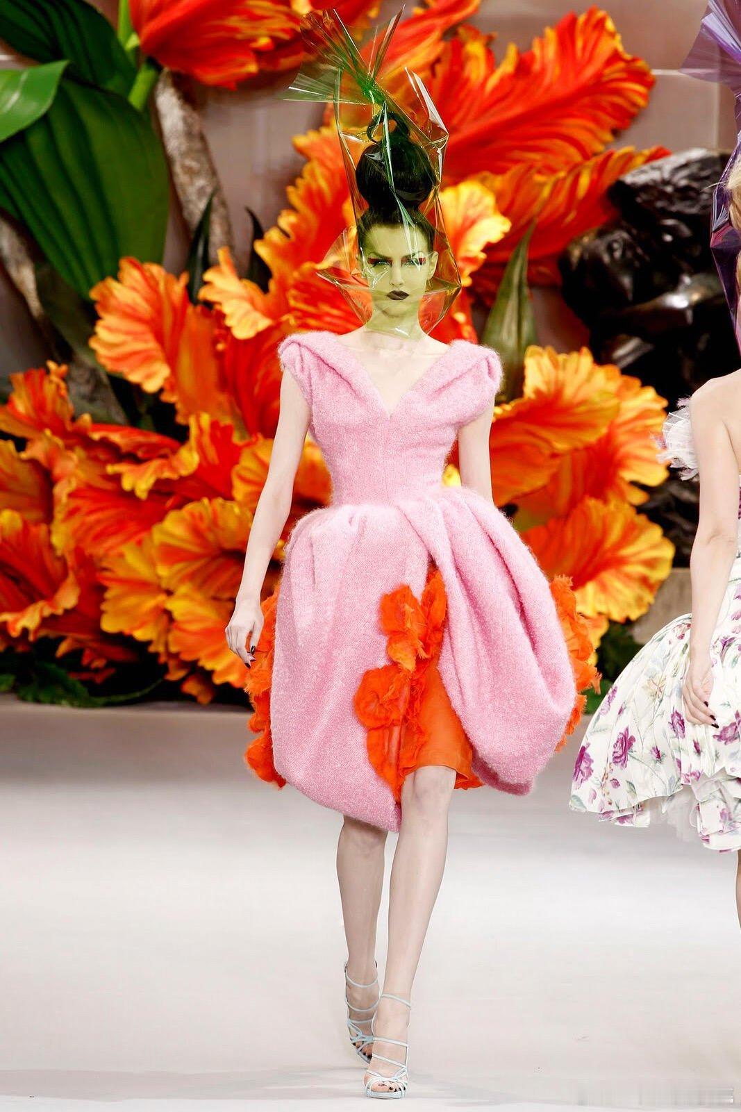 海盗爷2010Dior秋冬高级定制系列🌺花团锦簇的美巴黎高定时装周大秀直击