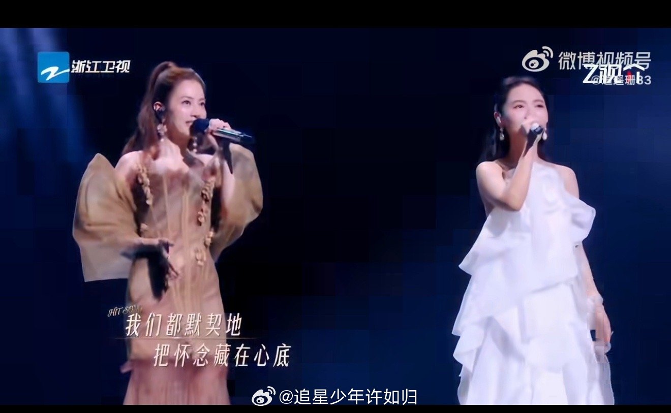 徐怀钰贺敬轩两代甜嗓同台 徐怀钰的声音里有时光的味道，贺敬轩的声音里有青春的气息