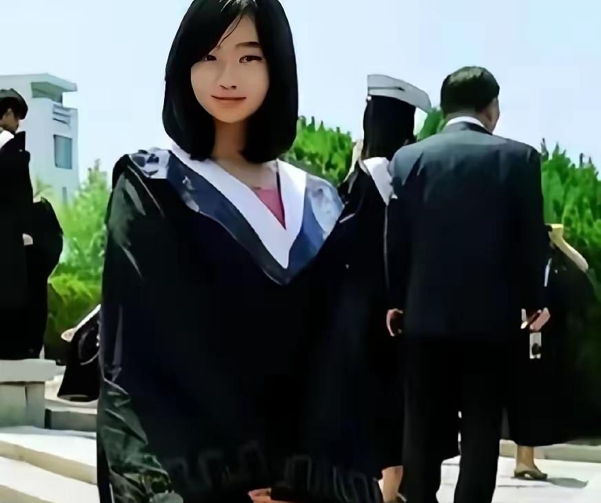 2008年，山东大学一个女孩，在睡梦中梦见佛祖慈祥的对她说：“你是我座下的童子，