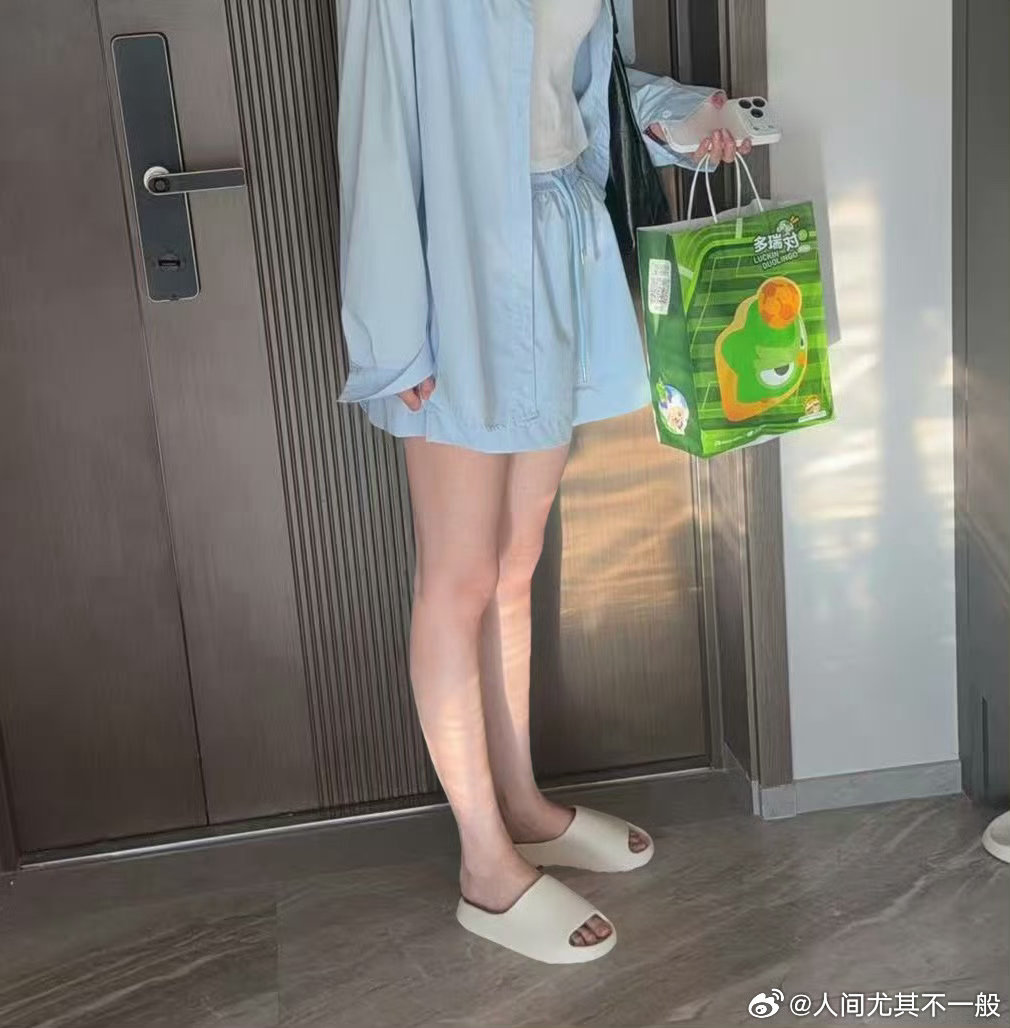 扁身养白比圆身难一万倍！扁身就得在脾胃好的基础上外用美白产品，天知道我能把小客服