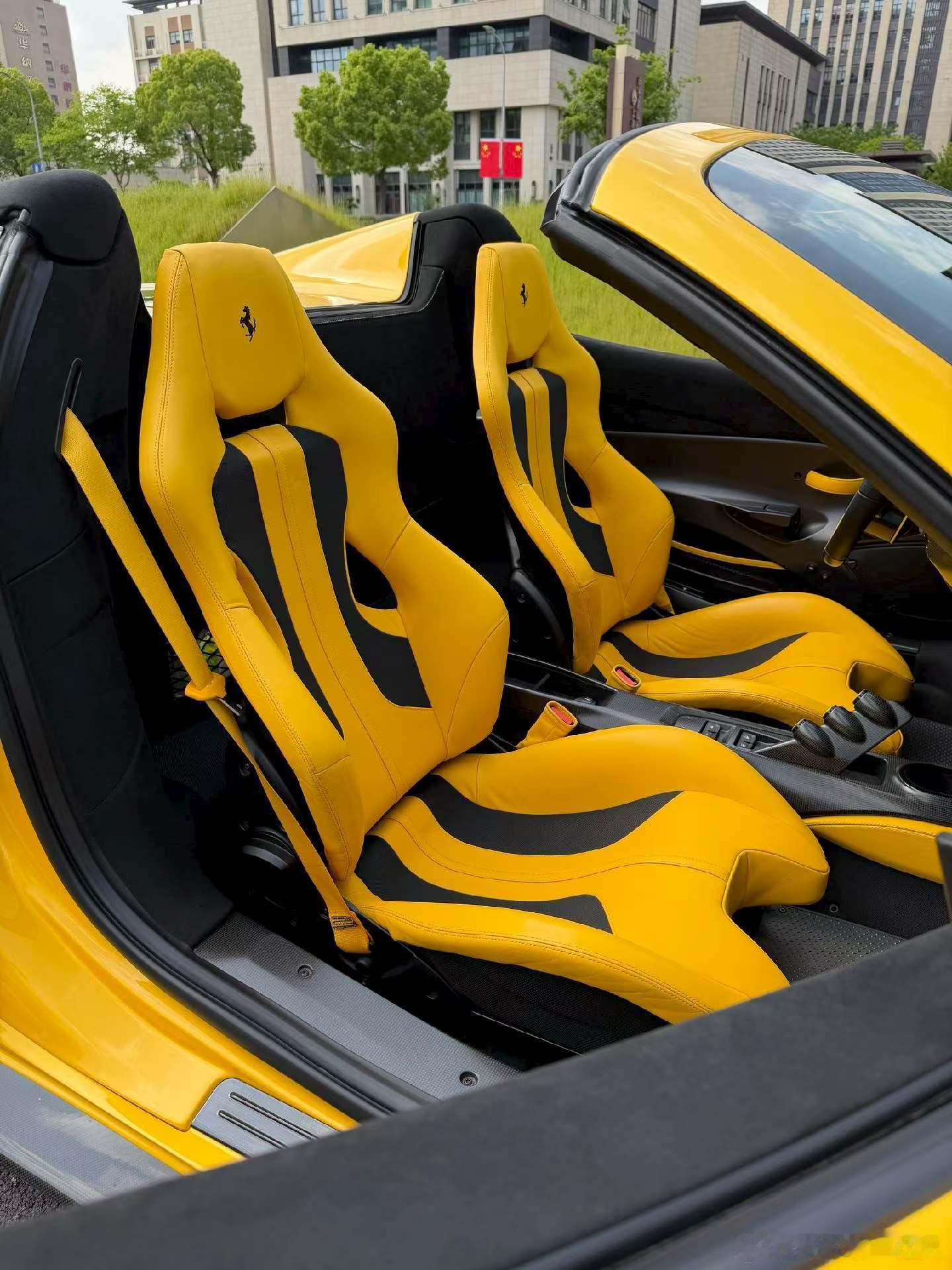 法拉利488 Pista Spider 8000公里 19年内外满配定制 