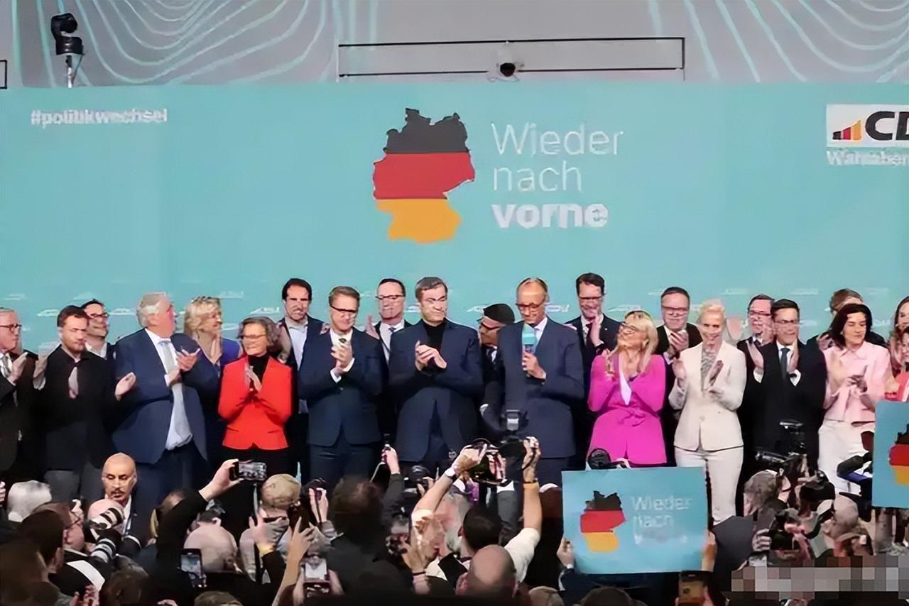 内忧外患之下，德国突然对华示好，派部长访华背后全是现实算计

德国政坛闹翻天的同