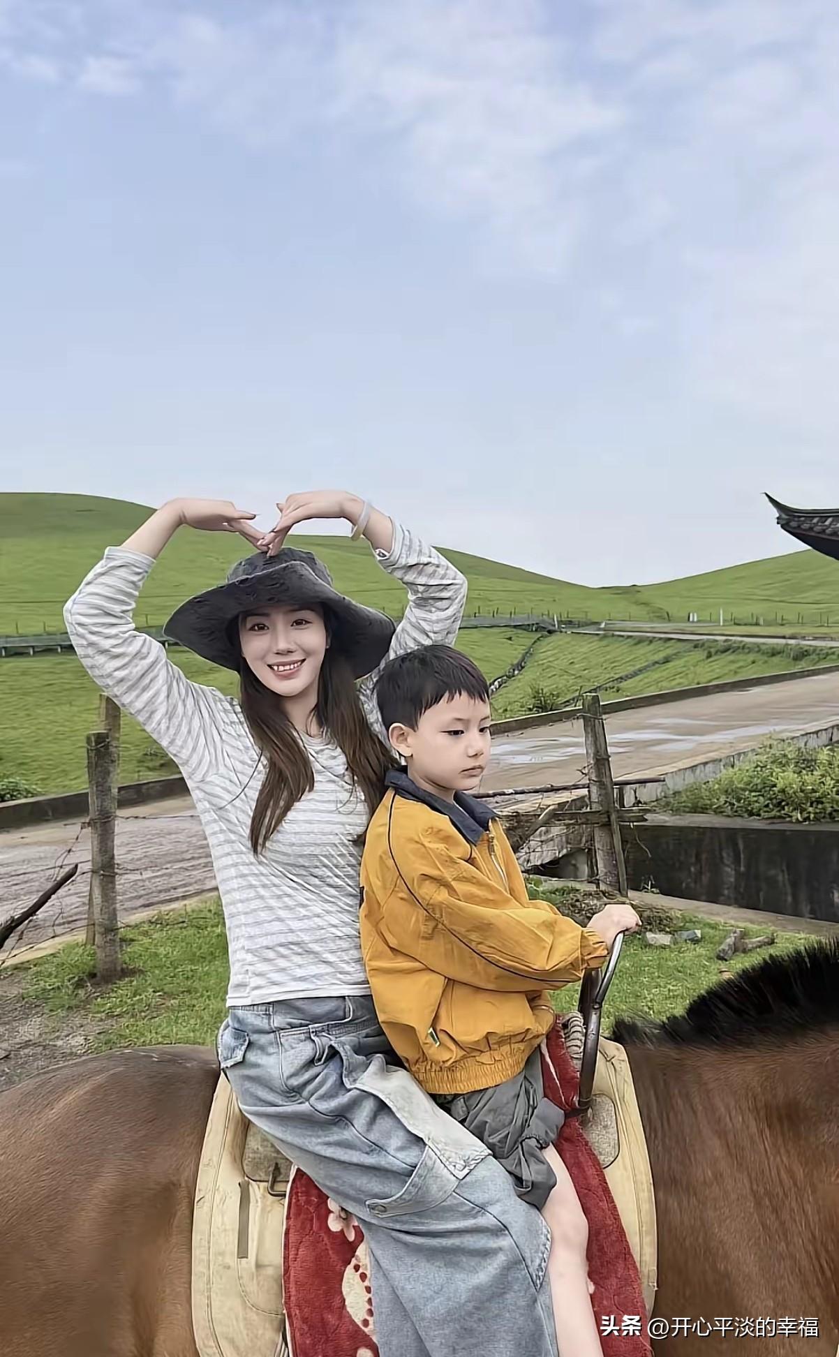 小妹看到吴晓慧抱住自己的小儿子去医院，感慨的不是对儿子身体的担忧，而是考虑孩子身