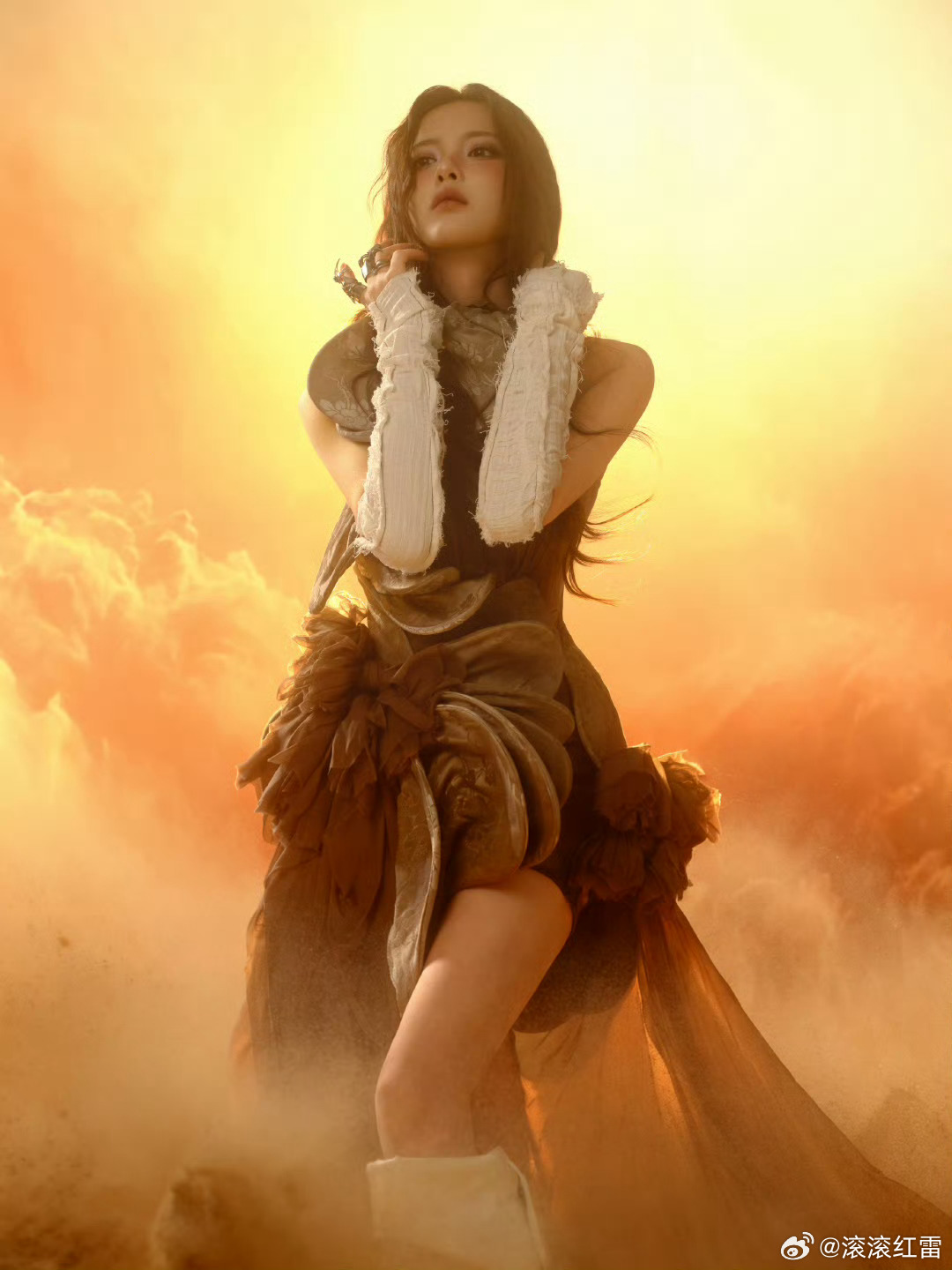 杨超越 末世文女主这就是传说中的“化腐朽为神奇”吗？！前两张：被纸箱包围的搬家现