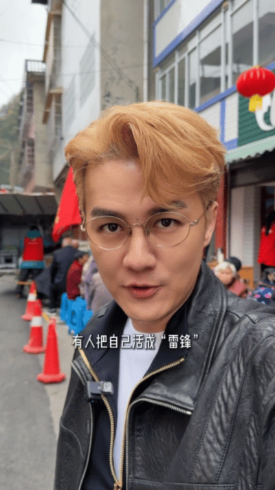 为孤寡老人免费剪发的托尼老师一理发师为孤寡老人义务剪发46年 从青丝到白发，蒋德