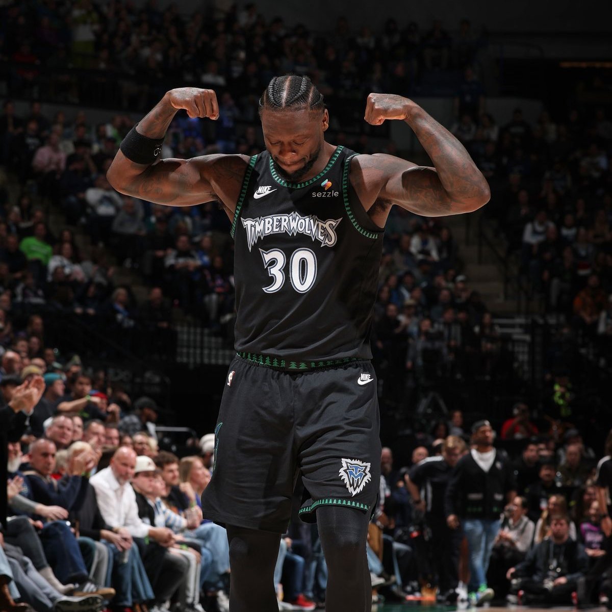 火箭加时领先13分被森林狼打了15比0。创造了NBA历史上加时最大逆转，就说完全