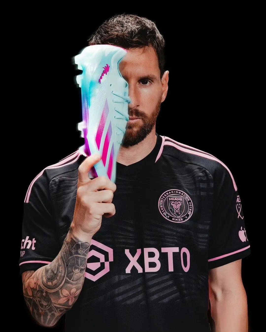 梅西新战靴，不穿10号，也能让人过目难忘！[灵光一闪]实在是太耀眼了，都不似低调