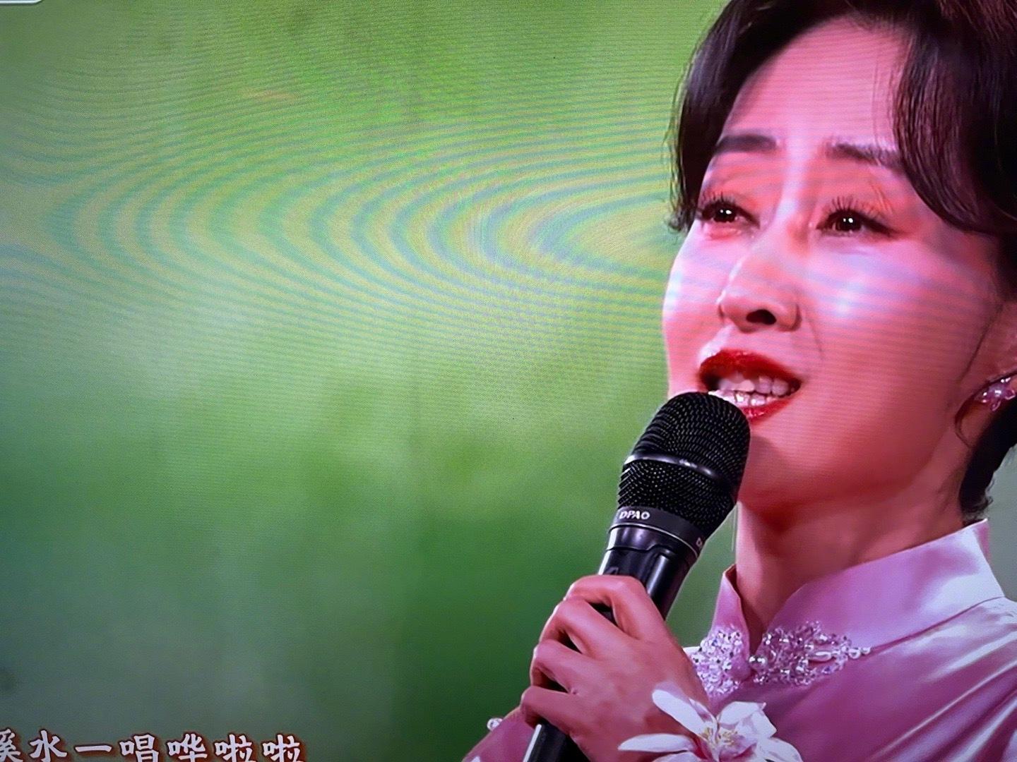 感觉刘敏涛还是微醺状态哈哈春晚段子大考春晚