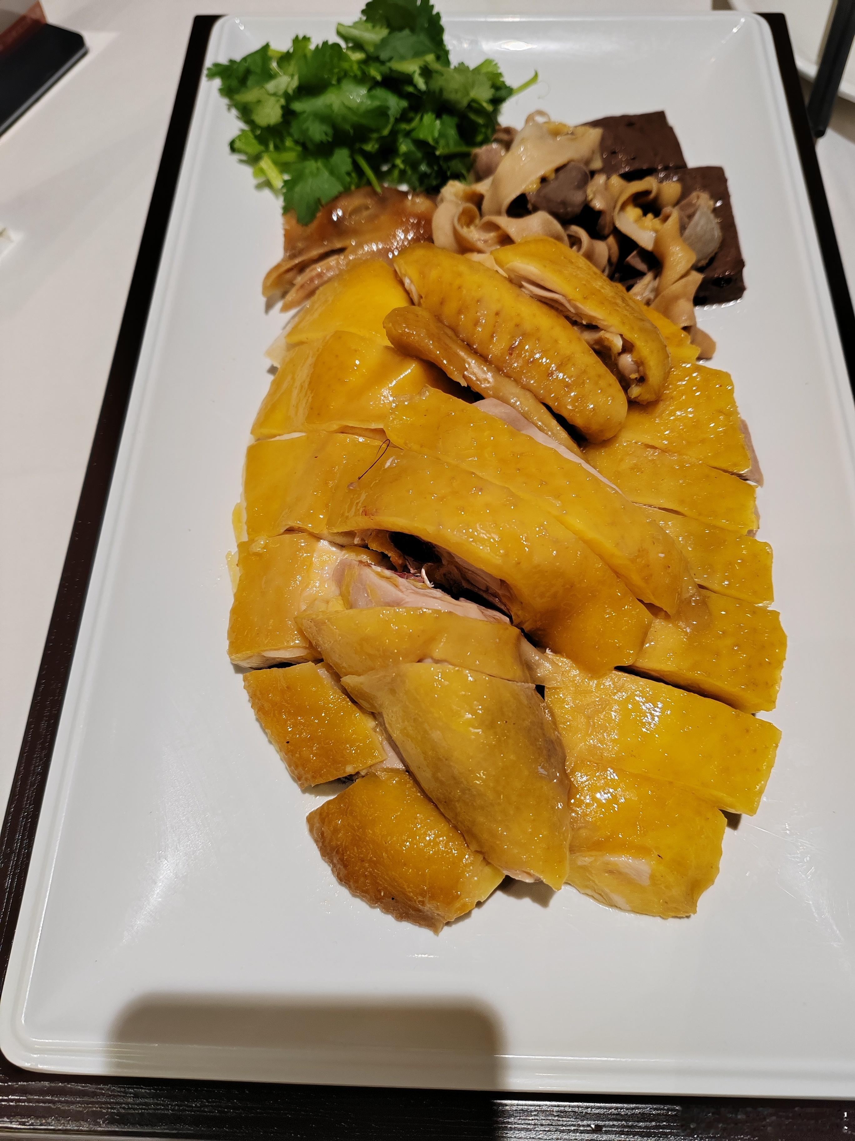 开心的一天，品尝美食 