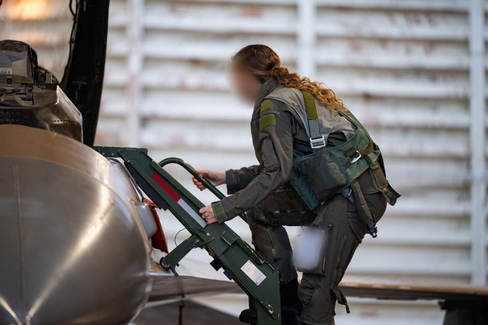 “怒吼雄狮”行动中的以色列空军（IAF）今日战隼军用飞机信息汇 图1: 第253