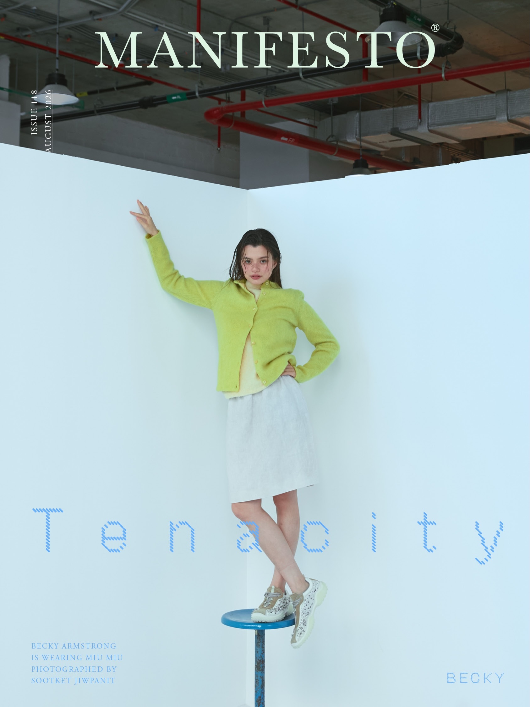 演员、歌手Becky Armstrong登上《MANIFESTO》2026年8月