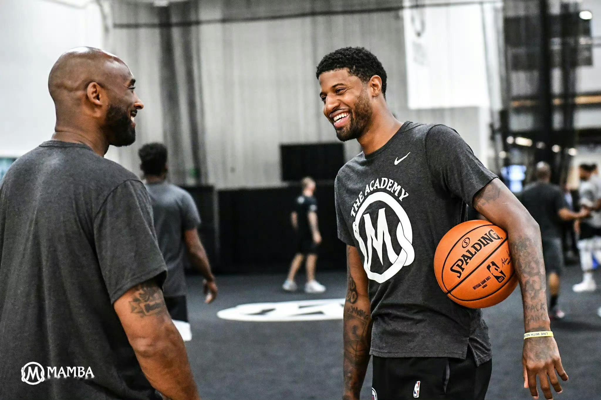 真正的低谷不是坠落，而是你决定停留的地方。正是在这些看似被埋没的时刻，生命完成了