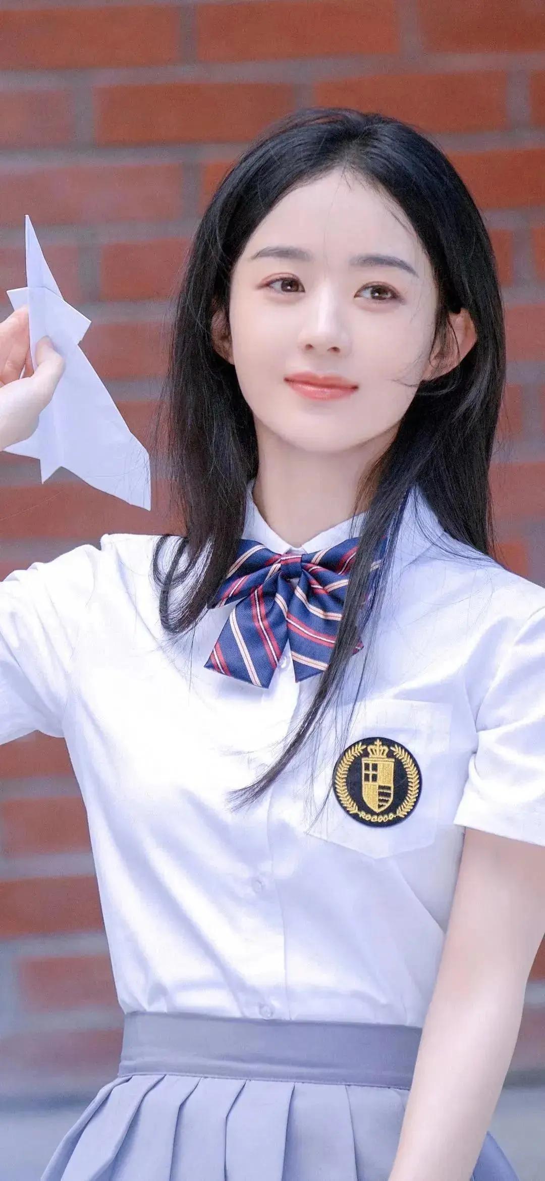 突然发现，这么多年粉过的娱乐圈艺人都没塌房。

赵丽颖，从《陆贞传奇》到现在。