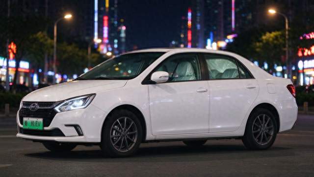 跑网约车的老乡偷偷换的3款电车，一天省80块，跑30万公里不大修