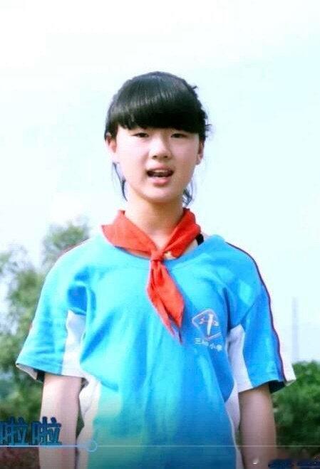 那年单依纯齐刘海歌坛天后幼年体，萌妹到天后… ​​​