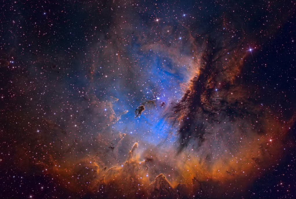 #每天一天文图# 透视星云NGC 281之时,你可能会漏看疏散星团IC 1590
