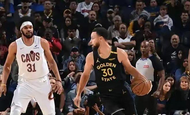 骑士vs勇士  nba  北京时间12月31日，NBA常规赛迎来一场精彩对决，骑
