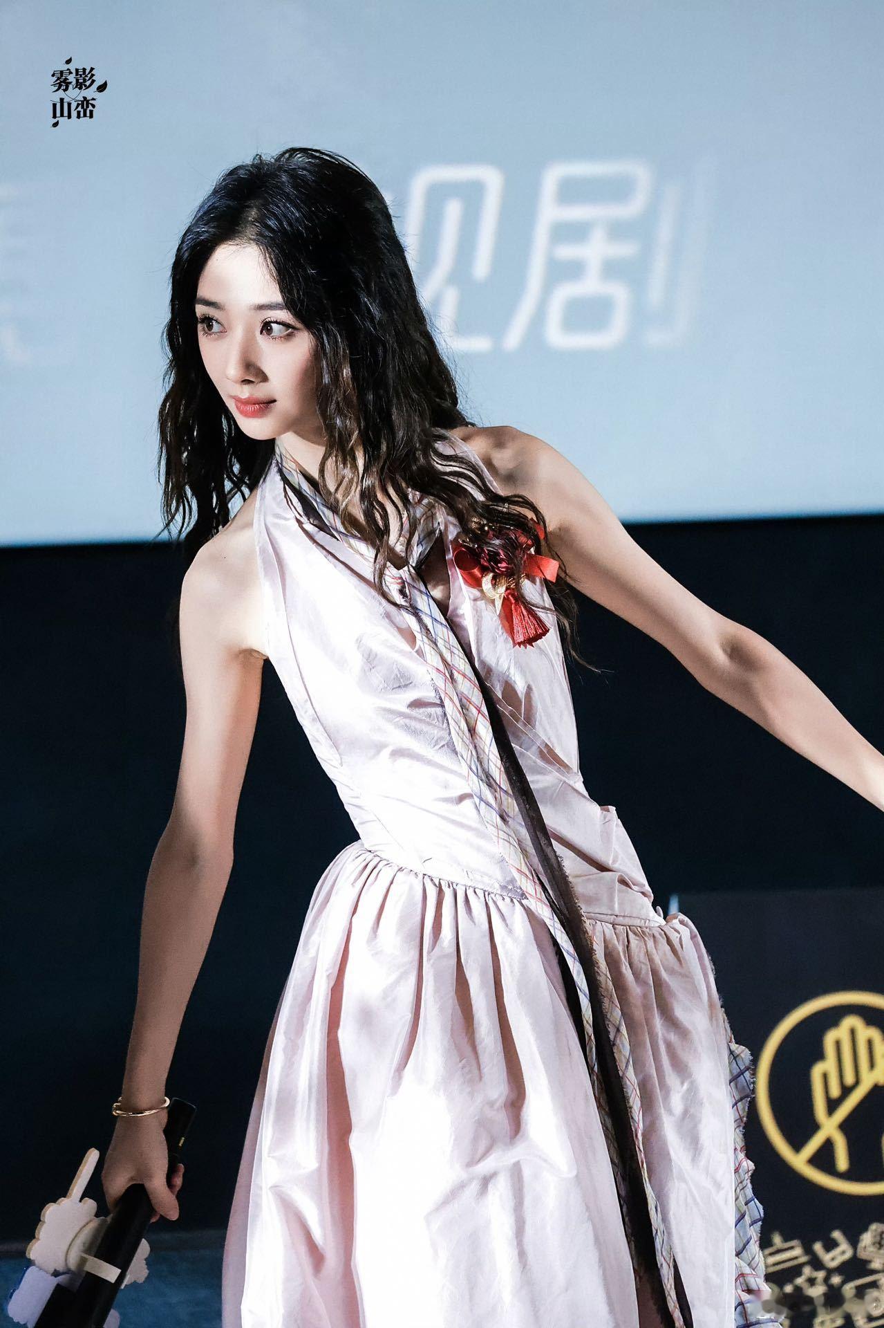 王影璐献鱼本体是兔老大 王影璐演活兔老大！活泼灵动超可爱，少女角色就得这样演👏