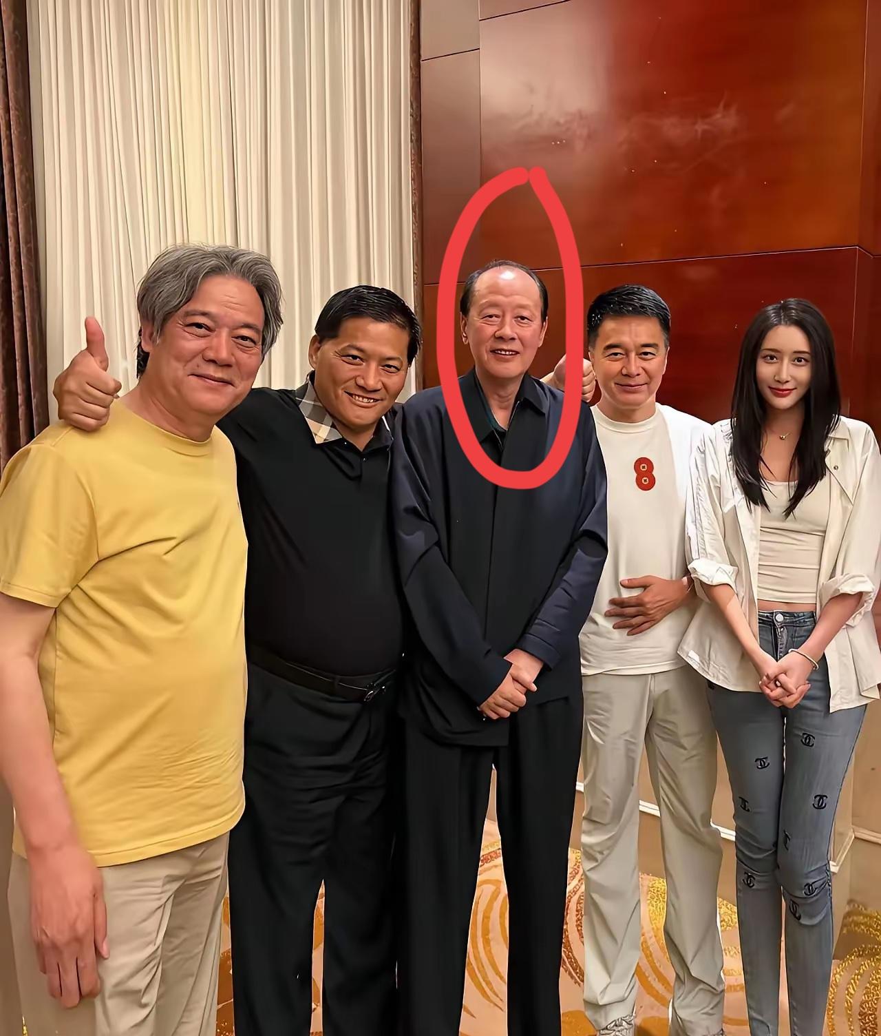 用一句话证明C位这位演员你认识他