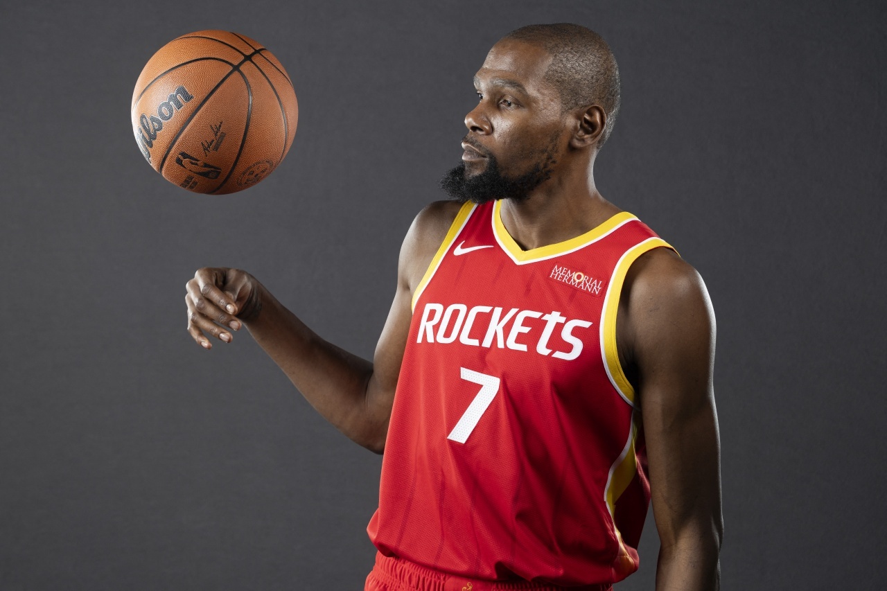 杜兰特中国赛次战休战谈及现场中国球迷高呼“MVP”，杜兰特感慨道：“那感觉简直太
