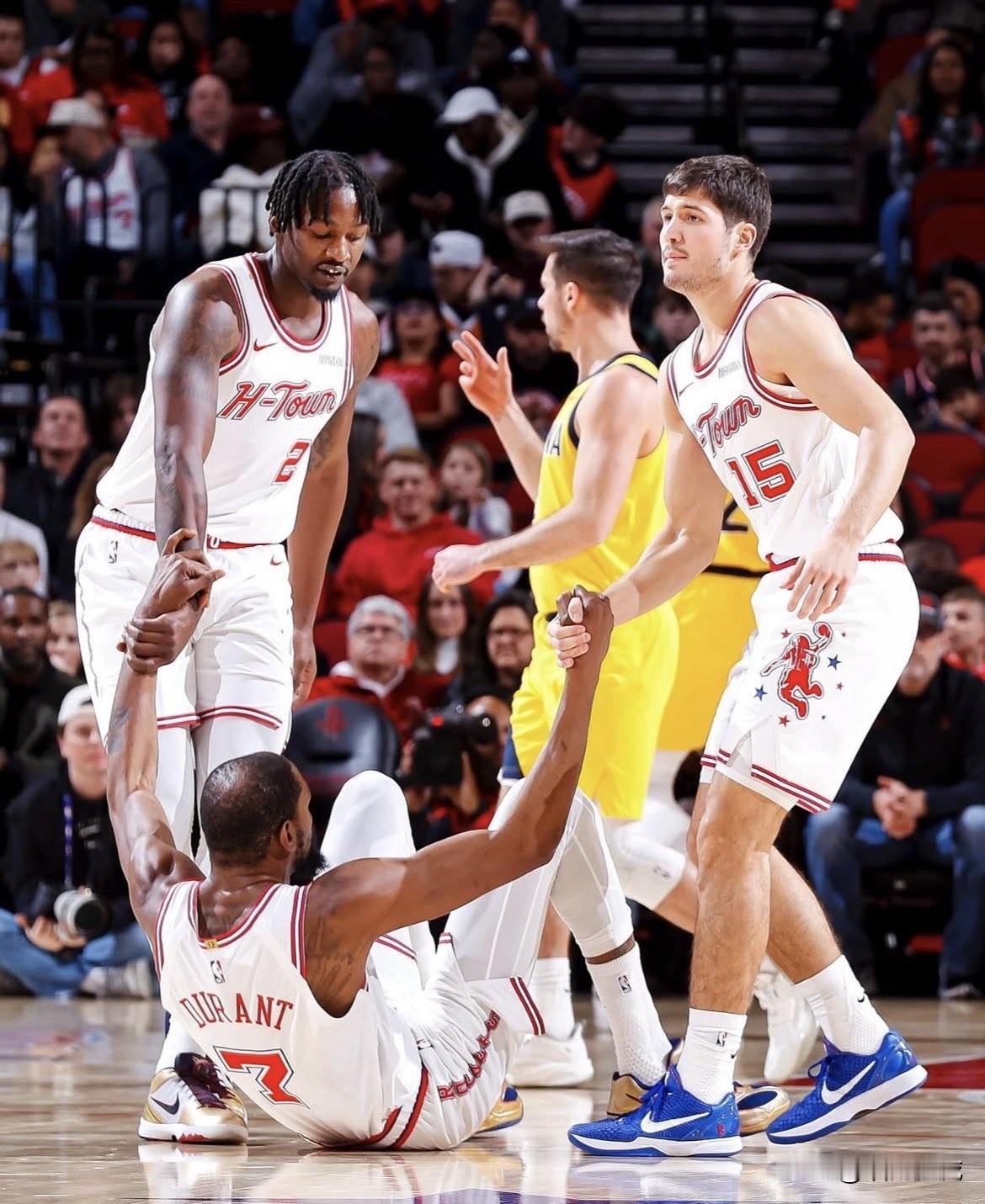 芬尼-史密斯再次怒砍0分，状态再不回暖，火箭队管理层估计要哭了！

今天火箭队在