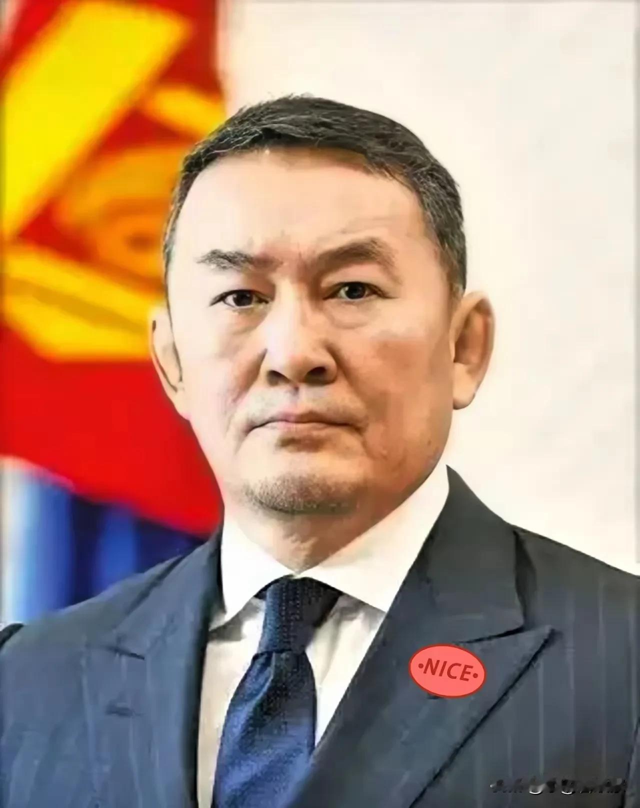 快讯！快讯！ 
  蒙古国宣布了 8月31日下午，蒙古国总统呼日勒苏赫降落在天津