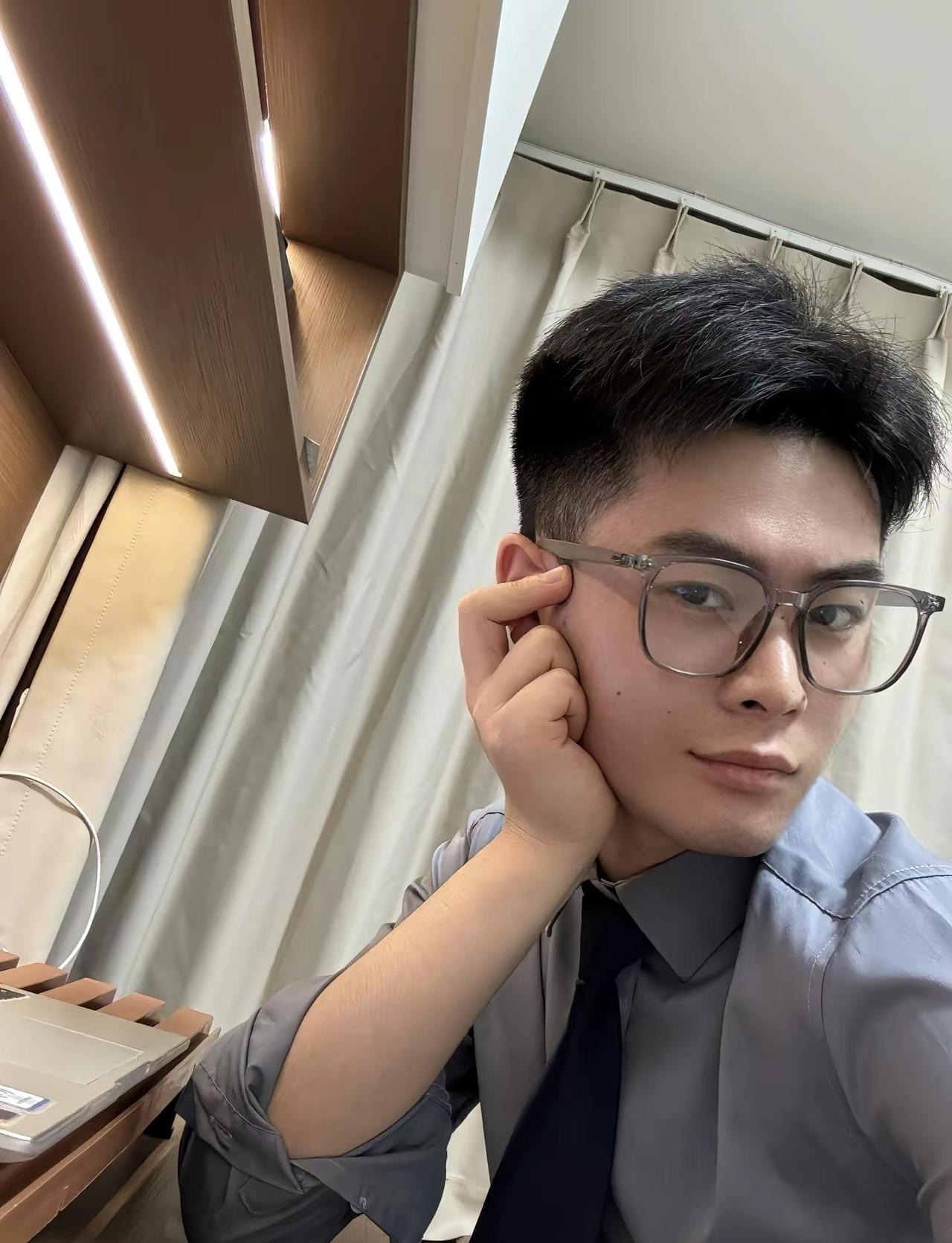 再后来 越来越平静 喜欢独处 不去争辩 不去内耗摊开双手 允许一切流走四川话 重