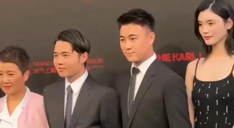 赌王走了  他们团结是最明智的选择[赞][赞]果然何超琼是最合适的接班人，她爹眼