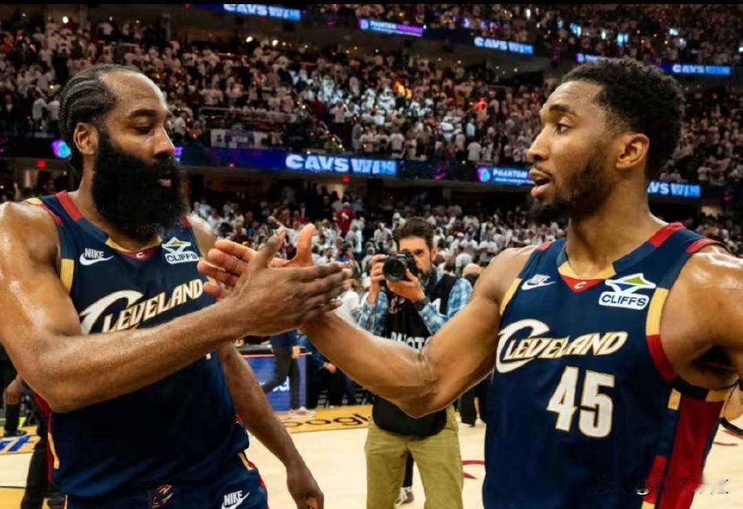 哈登联手米切尔拿下天王山4:2晋级？ESPN预测骑士客场赢天王山的概率仅3成！骑