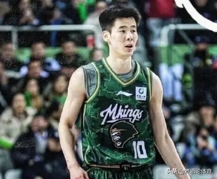 郭昊文这场28+9+8+末节14分，就是他天赋兑现的完美一战；速率、第一步、爆发