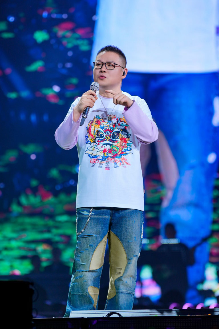 德云三十载山西千古韵从四处跑小场子到体育场办演唱会，德云社三十年完成跨越式成长，