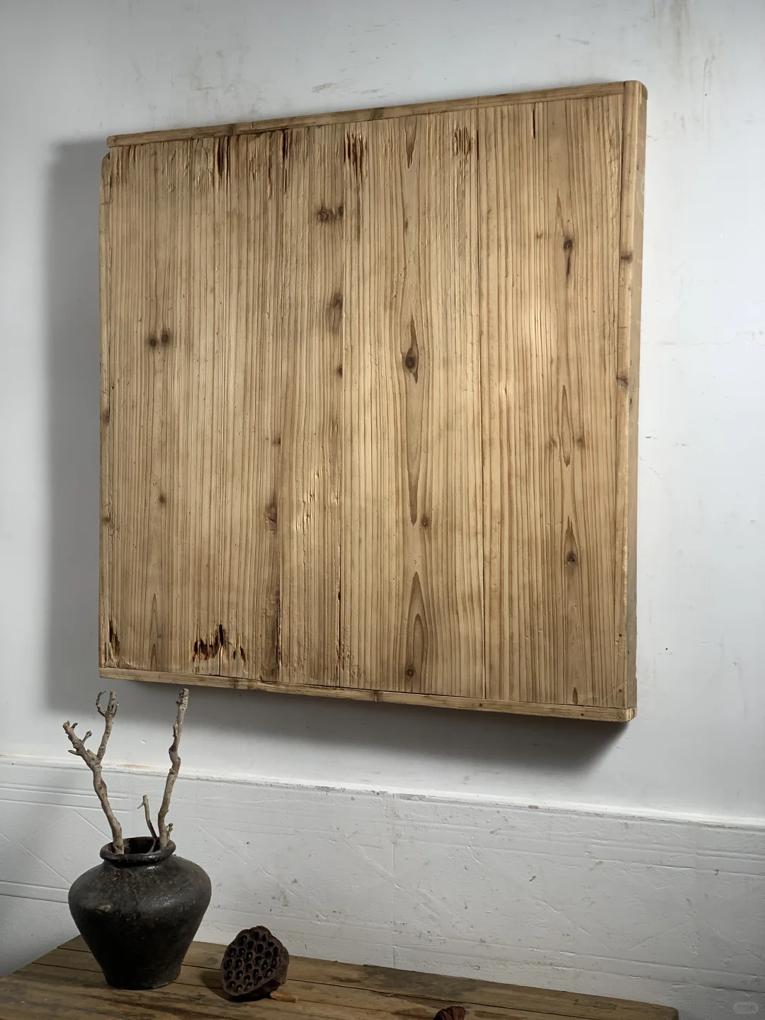 风化腐蚀桌板，纹理干净；美食摄影造景道具。