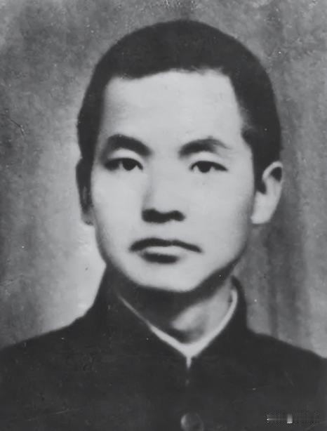 邓中夏，世人皆知他是早期工人运动领袖、雨花台英烈，一句 “化成灰也是共产党员” 