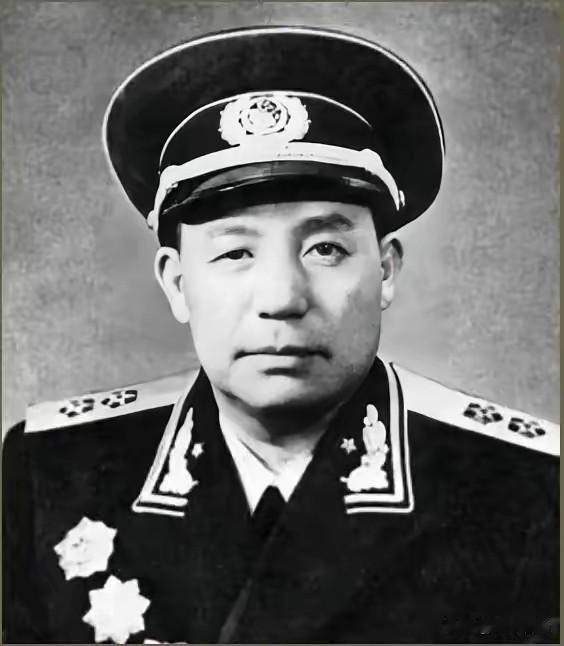 1949年，6万大军被一个土匪村庄挡住南下之路，一个团猛攻三次伤亡631人，军长