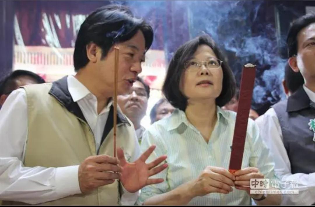 “赖和平”与“郑和平”，
   哪个更“和平”一些！

      赖务实把大陆