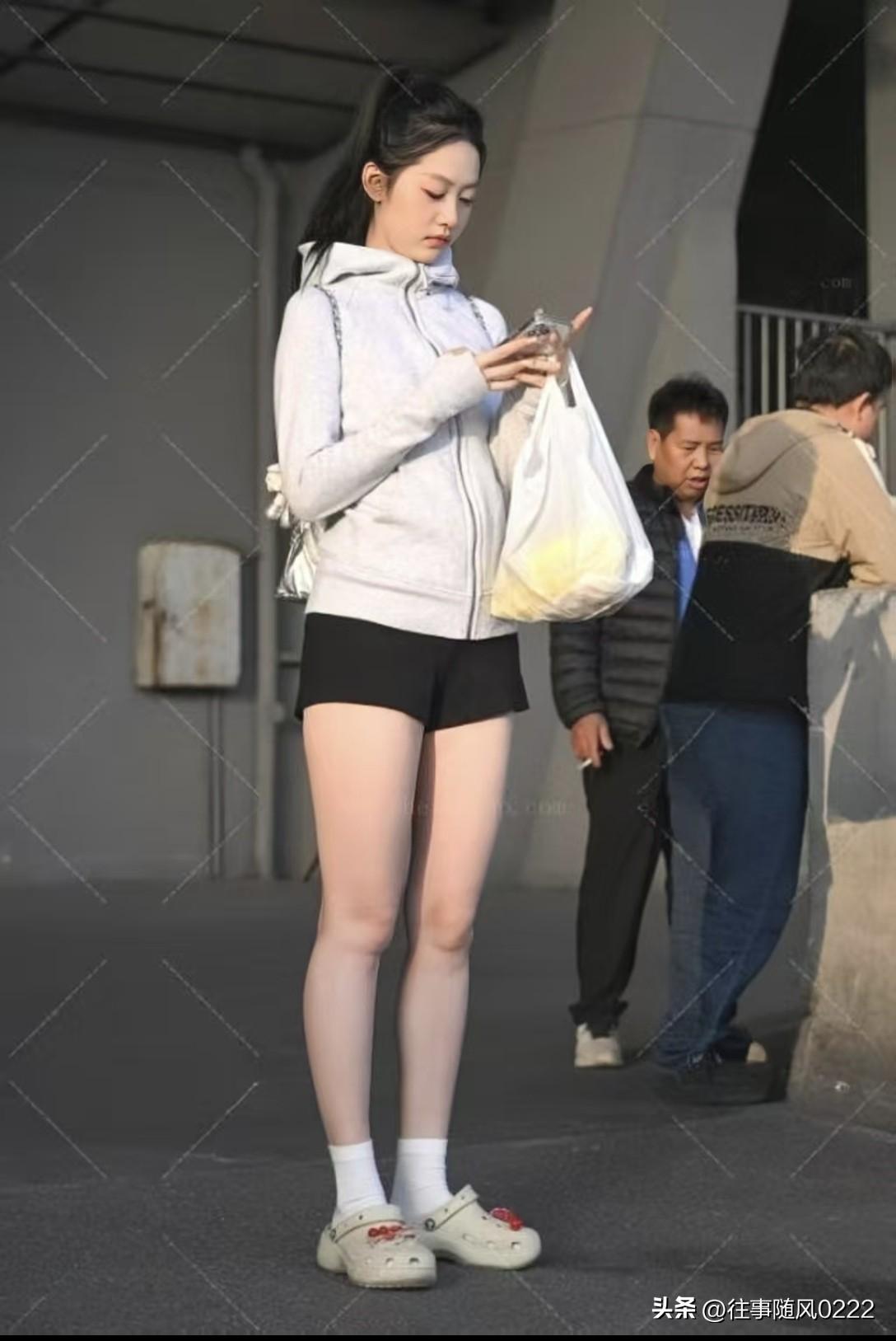 元气少女穿搭指南：休闲运动风，轻松出街