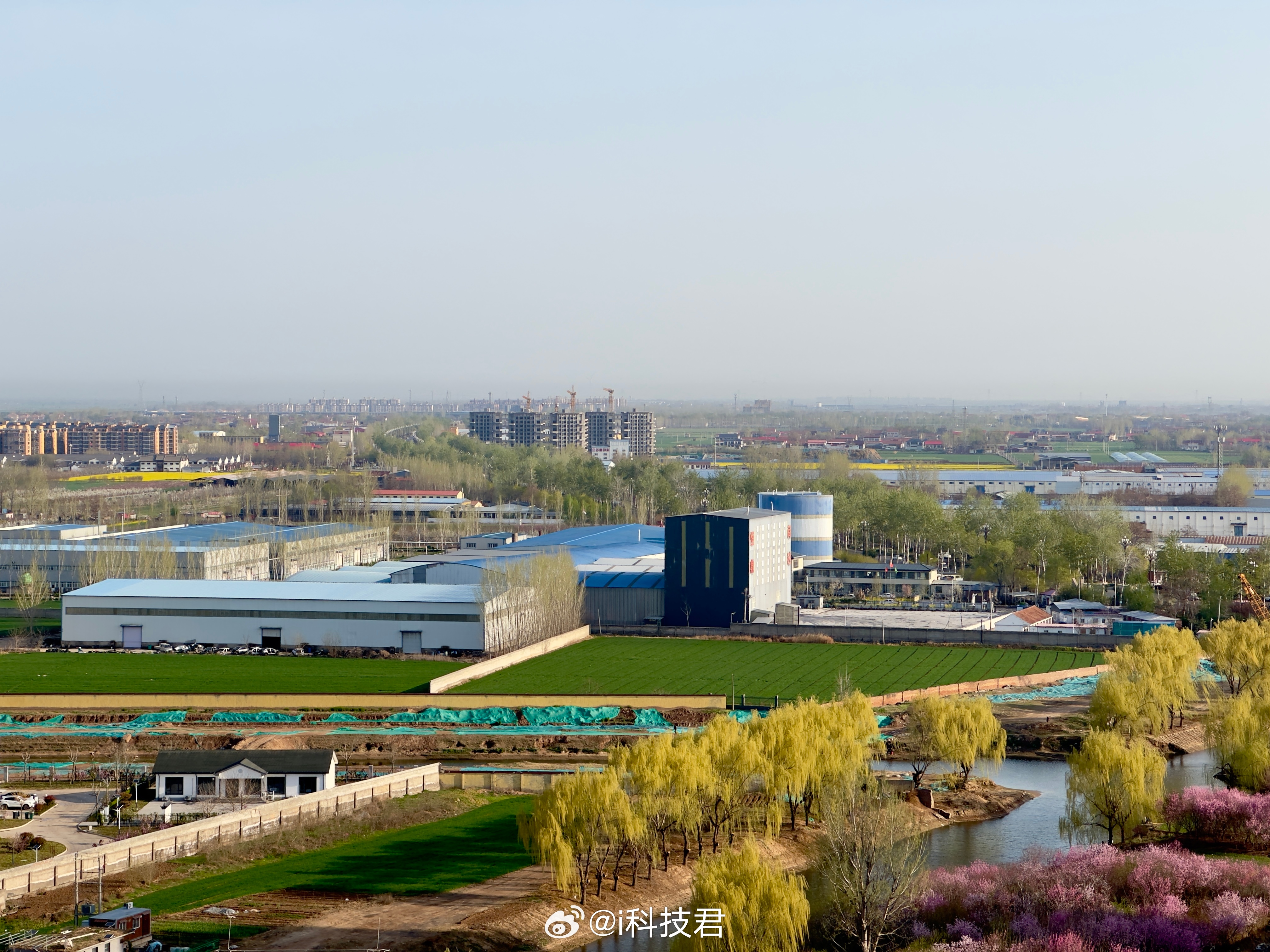 油价又飙升了附近加油站油价还好，以前5块多，现在6块多，每升上涨了1块钱以上，5