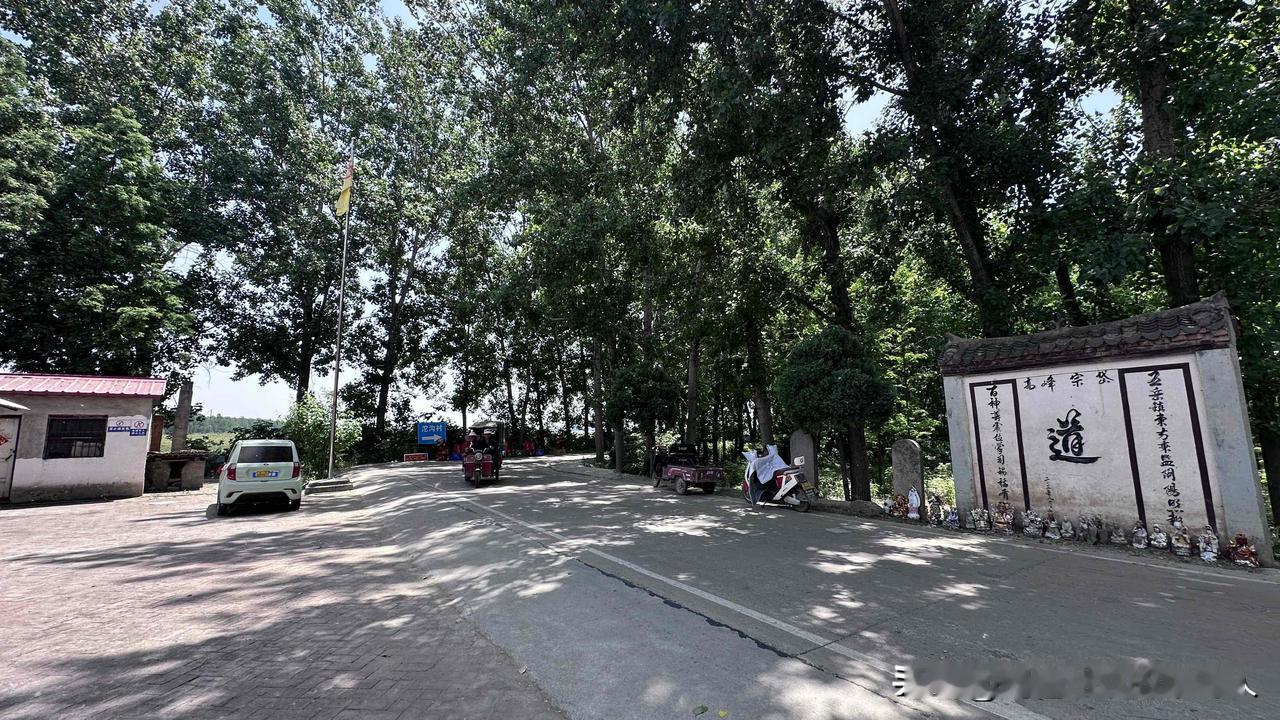 【换个角度看漯河，发现不一样的美：沱沟村里唱大戏寻访沱沟塔】虽然是漯河人，漯河市