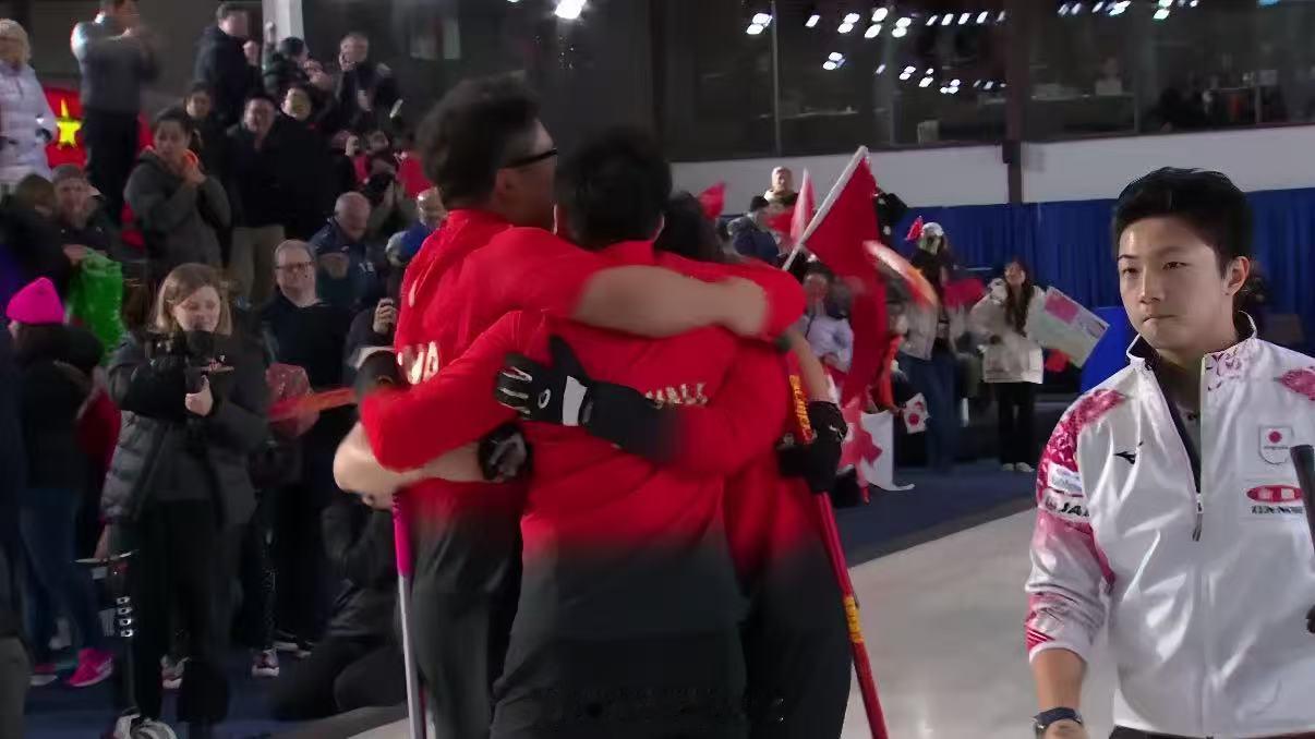 中国冰壶男队战胜日本进军冬奥会米兰冬奥资格赛背水一战，中国男壶9-4复仇日本，第