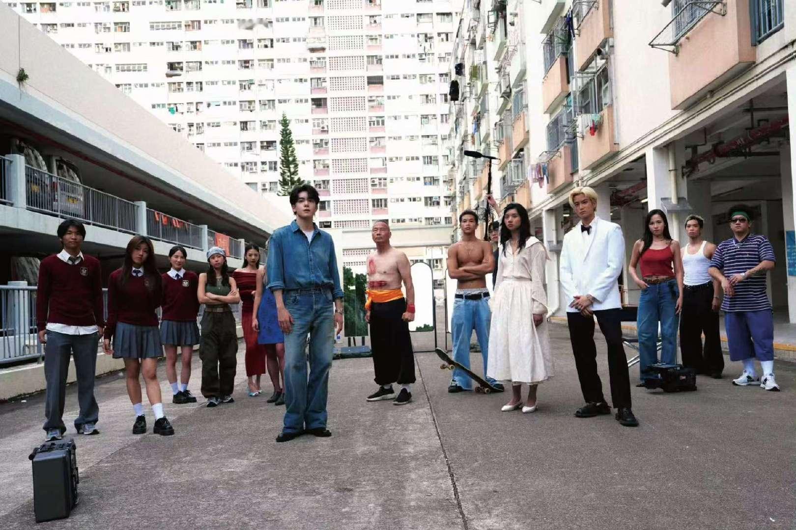 曾舜晞MV花絮曾舜晞曾氏港风来袭 曾舜晞带你穿越回黄金大时代！ ​​​
